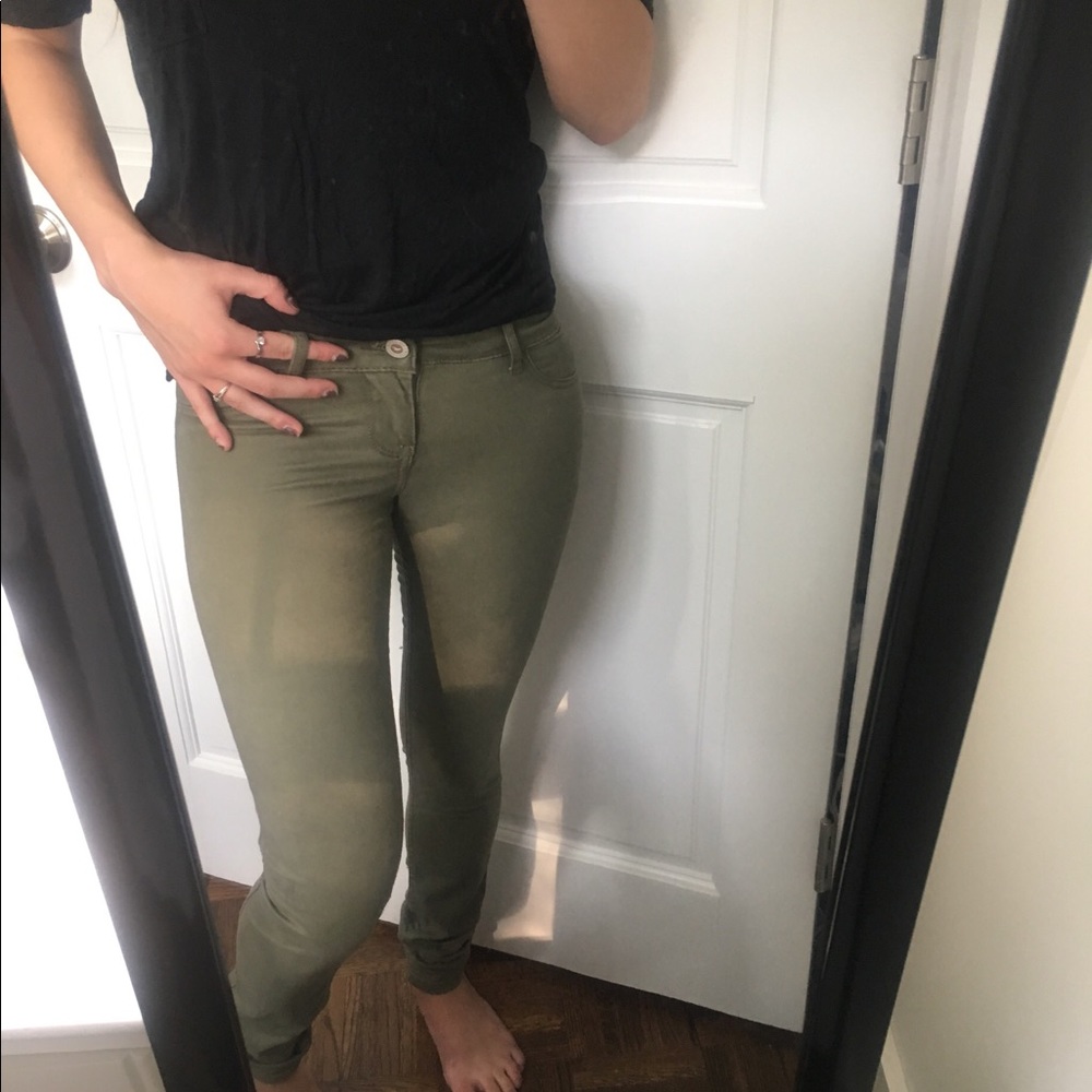 Olive green adorable pants size 0R W24 L31